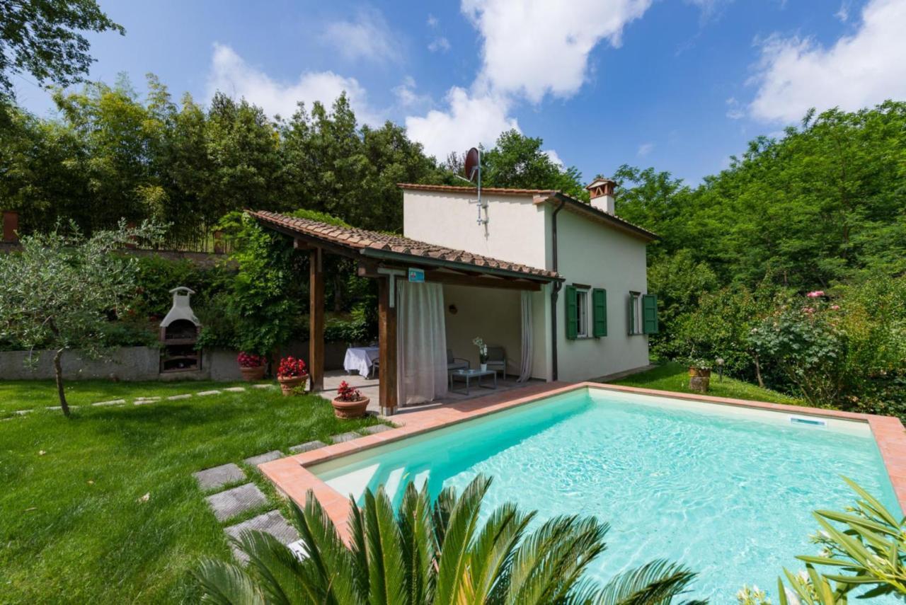 Villa Con Piscina Esclusiva Nel Verde Lucca Luaran gambar